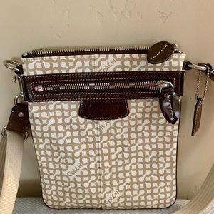 Coach cross body tote like new.